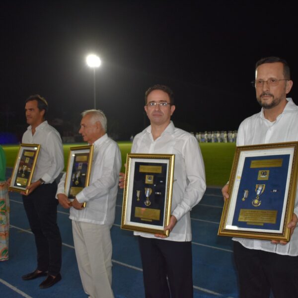 RIESCAR recibe reconocimiento institucional por su compromiso con…